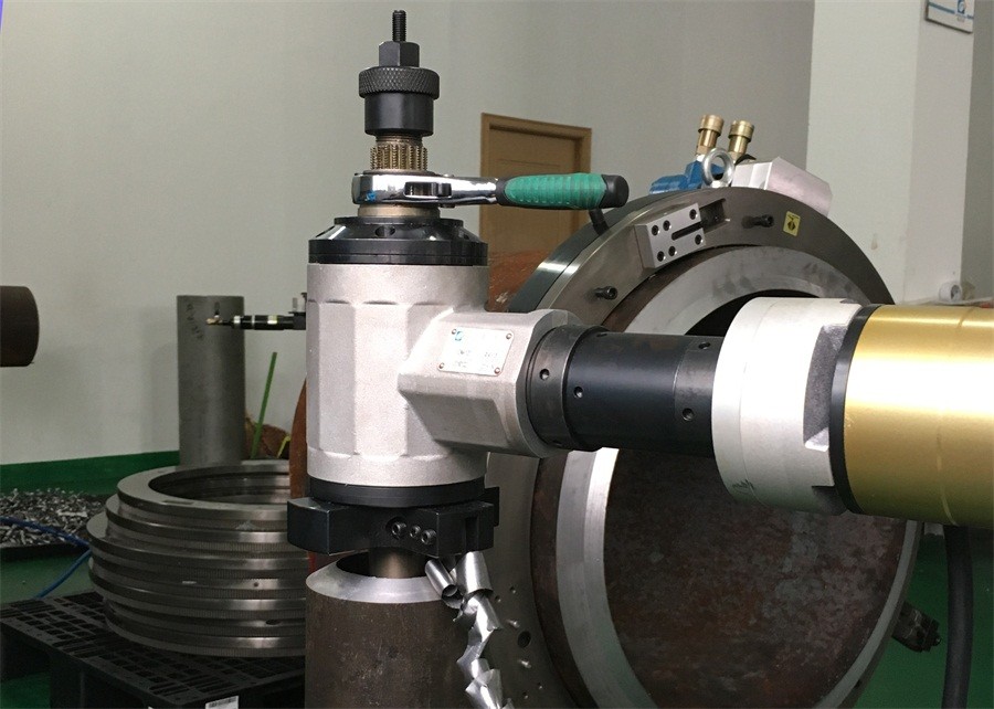 Diâmetro interno máquina de chanfradura montada operada elétrica da tubulação uma garantia do ano